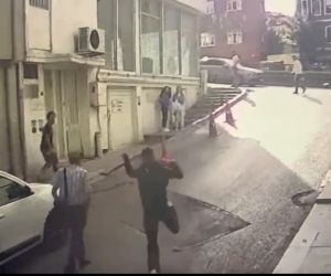 İstanbul’da kadınları hedef alan kapkaççılar kamerada: Güven timleri çeteyi çökertti