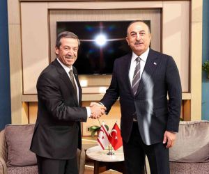 Bakan Çavuşoğlu, KKTC’li mevkidaşı Ertuğruloğlu ile görüştü