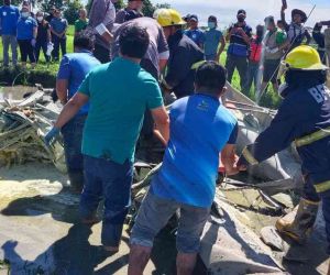 Filipinler Hava Kuvvetlerine ait uçak tarlaya düştü: 2 ölü