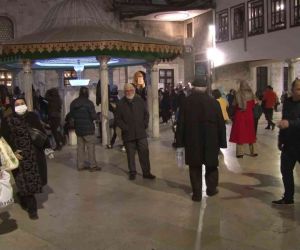 Regaip Kandili nedeniyle binlerce vatandaş Eyüp Sultan Camii’ne akın etti
