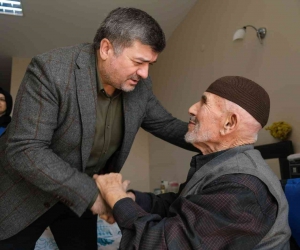 Başkan Aytekin Şenlikoğlu’ndan huzurevine ziyaret