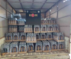 2 bin 544 şişe sahte içki ile 400 kilo gümrük kaçağı tütün ele geçirildi