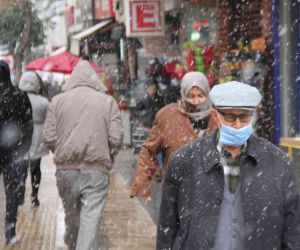 Elazığ’da uzun süredir beklenen kar yağışı başladı