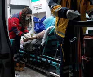 Bitlis’te kar altında hamile kadını kurtarma operasyonu