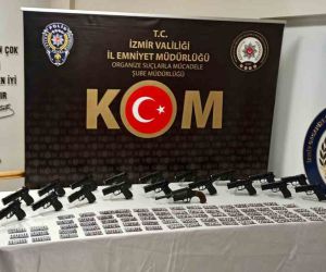 İzmir polisinden yasa dışı silah ticareti operasyonu