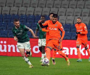 Spor Toto Süper Lig: Medipol Başakşehir: 1 - Konyaspor: 0 (İlk yarı)