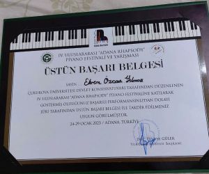 Görme engelli piyanist Ekrem Özcan Yılmaz’a üstün başarı belgesi