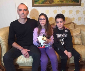Ekmek arası tavuk içinden tırtıl çıktı iddiası