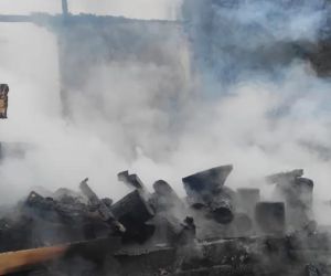Yalova Esenköy’de baraka yangını