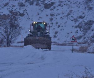 Malatya’da kardan kapalı kırsal mahalle yolları açıldı