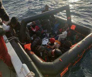 Yunan unsurlarınca ölüme terk edilen 15 kaçak göçmen kurtarıldı