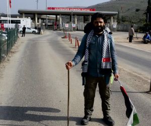 Filistin’deki zulme dikkat çekmek için 54 gün yürüdü
