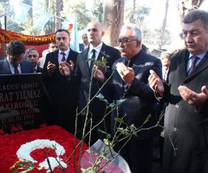 Üniversitede öldürülen ülkücü Fırat Çakıroğlu mezarı başında anıldı