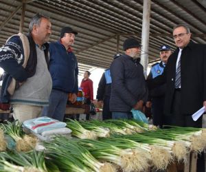 Başkan Karaçoban’dan gazi babasına pazaryerinde ziyaret