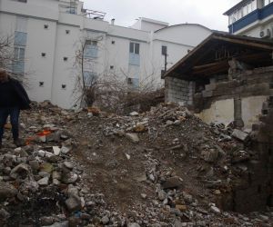 Antalya’da kullanılmayan binada şüpheli ölüm