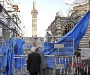 Diyarbakırlı esnaf ve vatandaşların Dört Ayaklı Minare sevinci