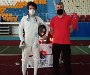 Eskrim sporcusu Akal, Dünya Şampiyonası için Milli takım kampına davet edildi