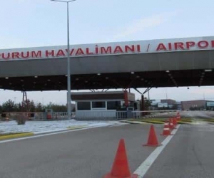 Erzurum’da yoğun kar yağışı, uçak seferleri iptal edildi