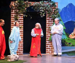 Aydın Büyükşehir Belediyesi çocukları tiyatro ile buluşturmaya devam ediyor