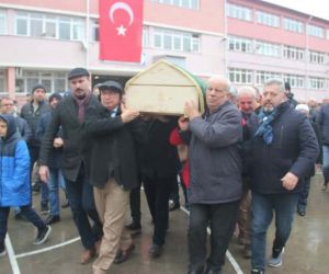 Evinde ölü bulunan okul müdürünün cenazesi memleketine uğurlandı