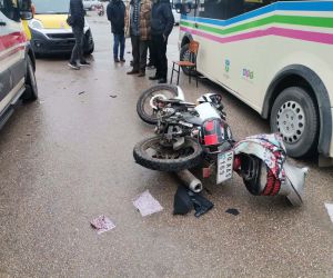 Bandırma’da trafik kazasında motosiklet sürücüsü yaralandı