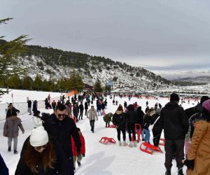 Davraz Kayak Merkezi’nde sömestr yoğunluğu: 20 günde 90 bin ziyaretçi