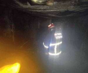 Yalova’da tersanede bakım onarım gören gemide yangın