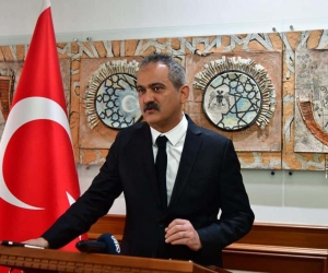 Bakan Özer’den Kahramanmaraş merkezli deprem bölgelerinde eğitime ara verilmesiyle ilgili açıklama
