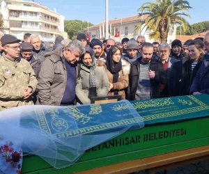 Büşra öğretmen son yolculuğuna duvağıyla uğurlandı