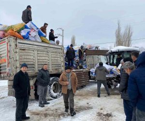 Yenice’den 3 kamyon odun yardımı deprem bölgesine gönderildi