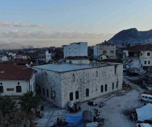 Hatay’da deprem tarihi yerleri de vurdu, 14 asırlık cami yıkıldı