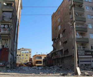 Diyarbakır’da Dündar Apartmanı’nın enkazında çalışmalar tamamlandı