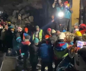Hatay’da 62 yaşındaki Mehmet amca 160 saat sonra enkazdan kurtarıldı