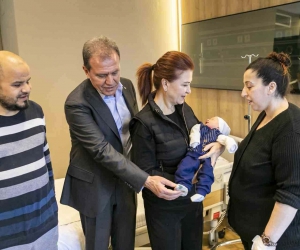 Seçer, sezaryenle doğan minik Ali Eren ile buluştu