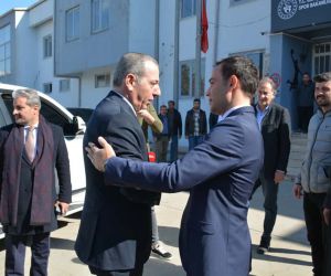 Irak Türkmen Bakanı Aydın Maruf depremzelere yardım için Silopi’de