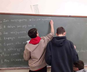 Yunan lise öğrencilerinden Türkiye’ye duygu dolu mesajlar: “Geçmiş olsun komşular”