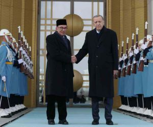 Cumhurbaşkanı Erdoğan, Malezya Başbakanı Enver İbrahim’i kabul etti