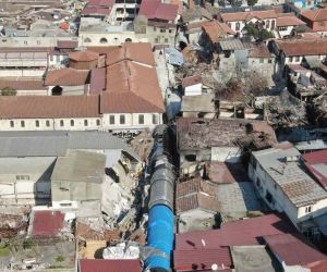 Tarihi Uzun Çarşı, deprem sonrası büyük hasar gördü