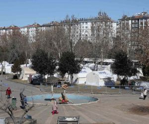 Çadır kentlerde vatandaşın tüm ihtiyaçları karşılanıyor