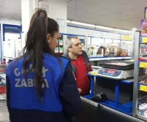 Canik zabıtasından market denetimi