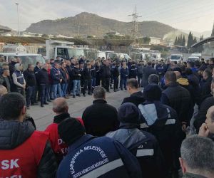 Karşıyaka Belediyesinde maaş krizi, iş bıraktırdı
