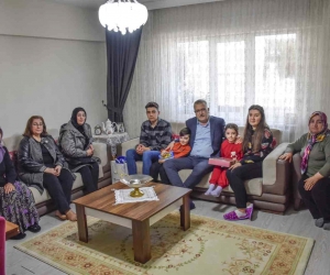 Karacabey’e yerleşen depremzedelere Başkan Özkan’dan ziyaret