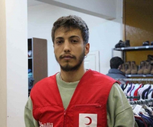 Yardım aracından bir çift mor eldiven almıştı, 24 yıllık vefa borcunu ödedi