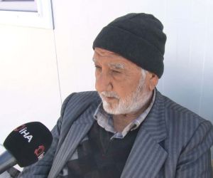 77 yaşındaki Tevfik amca: “Çok deprem gördüm, böyle bir şey görmedim”
