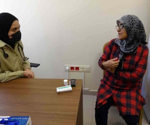 Depremzedelere toplu yaşam alanlarında birinci basamak sağlık hizmeti sunuluyor