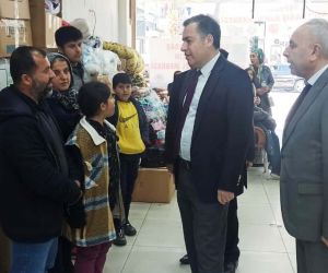Turgutlu’da depremzedeler için ‘Sosyal Market’ açıldı