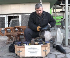 Ayakkabı boyacısından anlamlı bağış: Bir haftalık gelirini depremzedeler için bağışladı