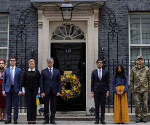 İngiltere Başbakanı Sunak’tan savaşta ölenler için saygı duruşu