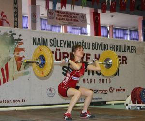 Naim Süleymanoğlu Kulüpler Türkiye Halter Şampiyonası Gaziantep’te Başladı