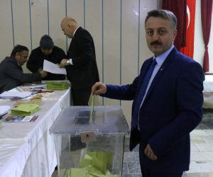 AK Parti Kumru İlçe Başkanlığı’na Aydın Çavuş seçildi